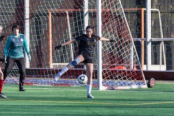 Bild 36 - wBJ VfL Pinneberg2 - Eimsbuttler TV 3 : Ergebnis: 5:0